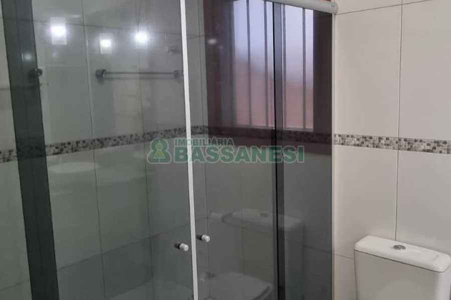 Casa com 131m², 2 dormitórios, 1 vaga, no bairro Vila Verde em Caxias do Sul para Comprar