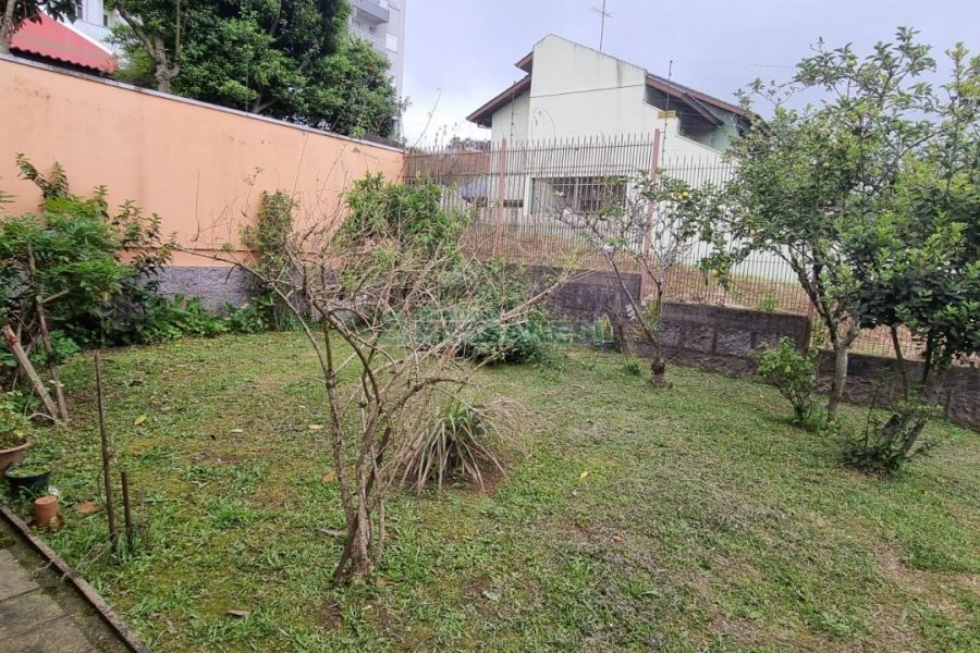 Casa com 131m², 2 dormitórios, 1 vaga, no bairro Vila Verde em Caxias do Sul para Comprar