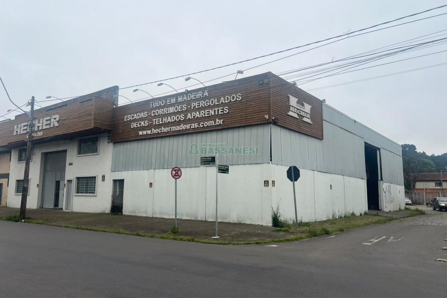 Pavilhão com 750m², no bairro São José em Caxias do Sul para Alugar