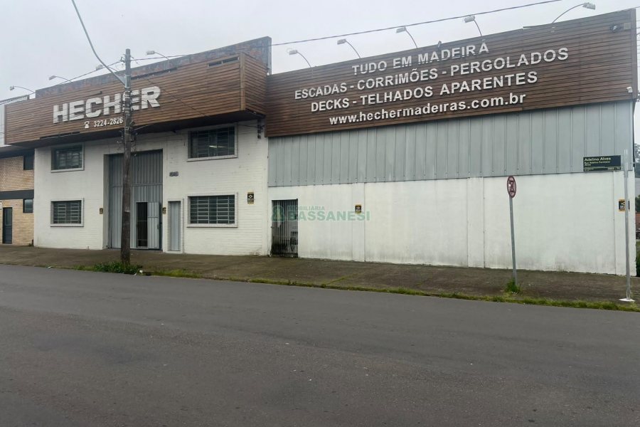 Pavilhão com 750m², no bairro São José em Caxias do Sul para Alugar