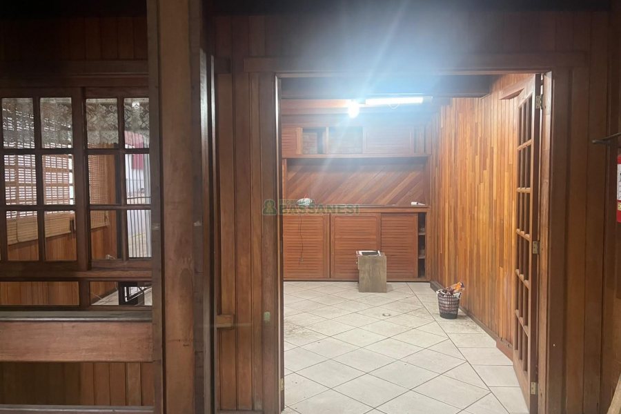 Pavilhão com 750m², no bairro São José em Caxias do Sul para Alugar