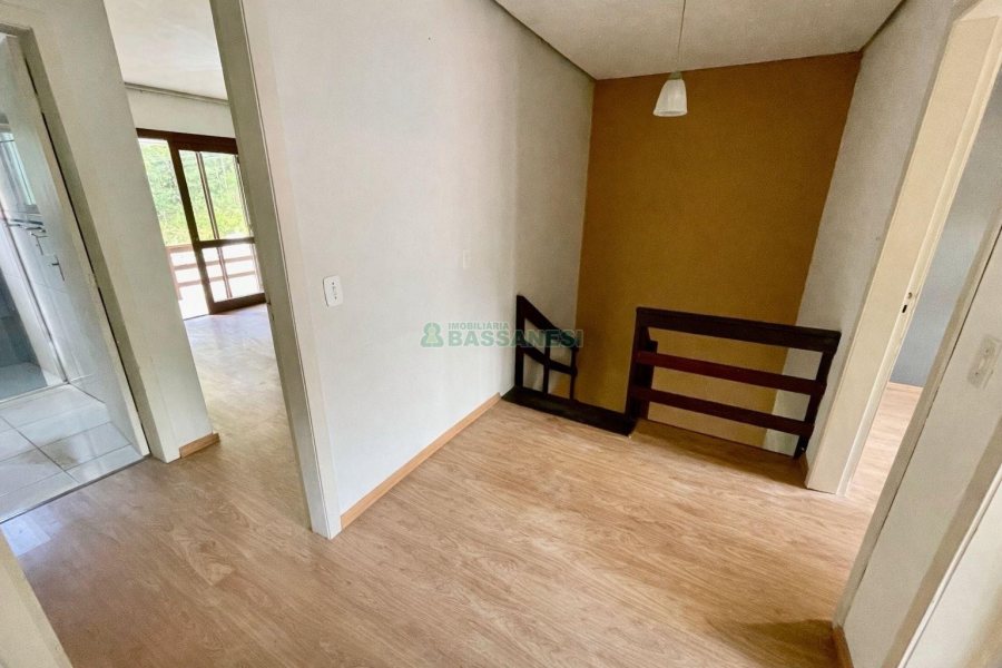 Sobrado com 121m², 3 dormitórios, 2 vagas, no bairro Ana Rech em Caxias do Sul para Alugar