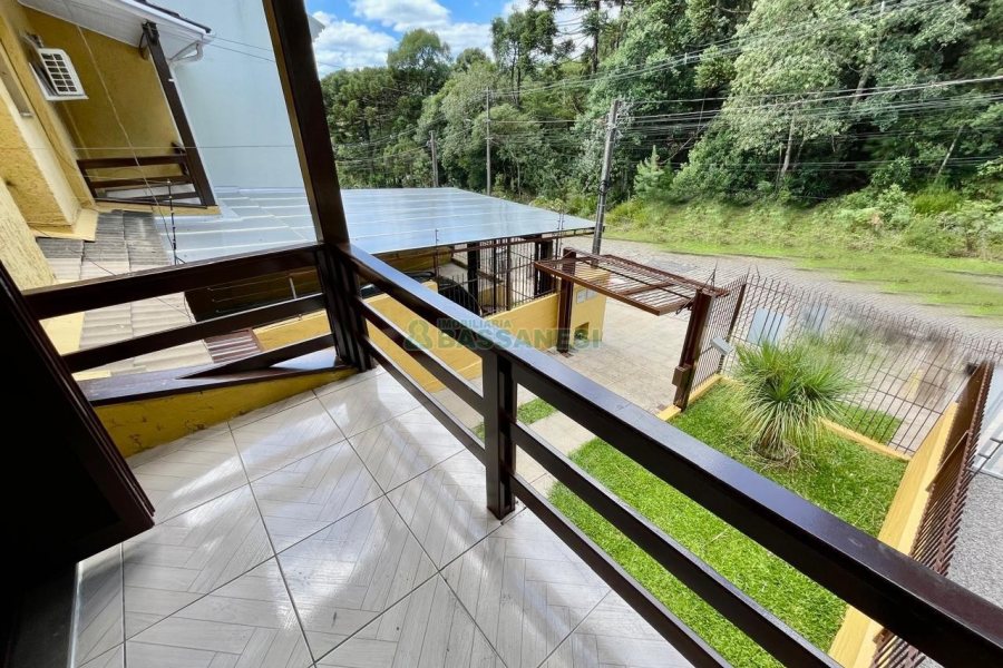 Sobrado com 121m², 3 dormitórios, 2 vagas, no bairro Ana Rech em Caxias do Sul para Alugar