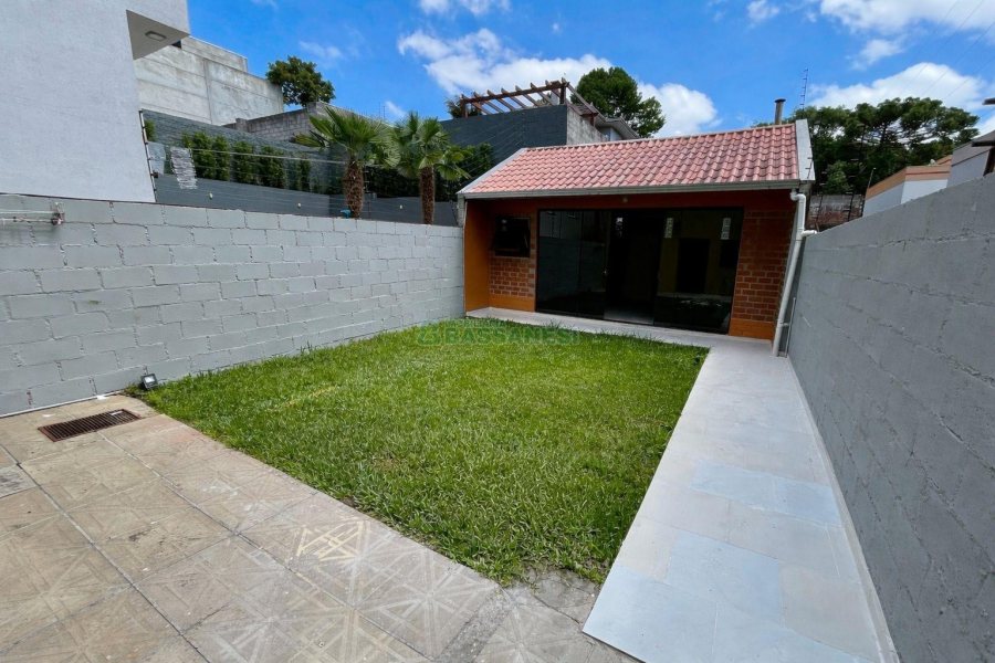 Sobrado com 121m², 3 dormitórios, 2 vagas, no bairro Ana Rech em Caxias do Sul para Alugar