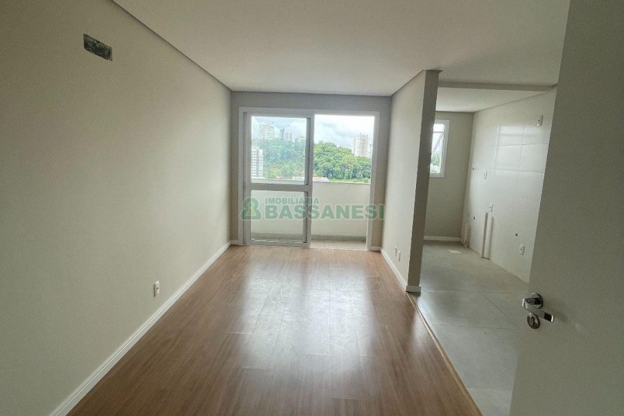 Apartamento com 58m², 2 dormitórios, 1 vaga, no bairro Rio Branco em Caxias do Sul para Comprar