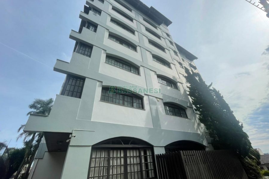 Apartamento com 322m², 3 dormitórios, 4 vagas, no bairro Madureira em Caxias do Sul para Comprar