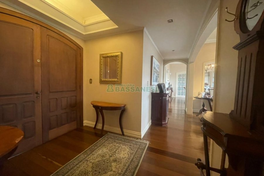 Apartamento com 322m², 3 dormitórios, 4 vagas, no bairro Madureira em Caxias do Sul para Comprar