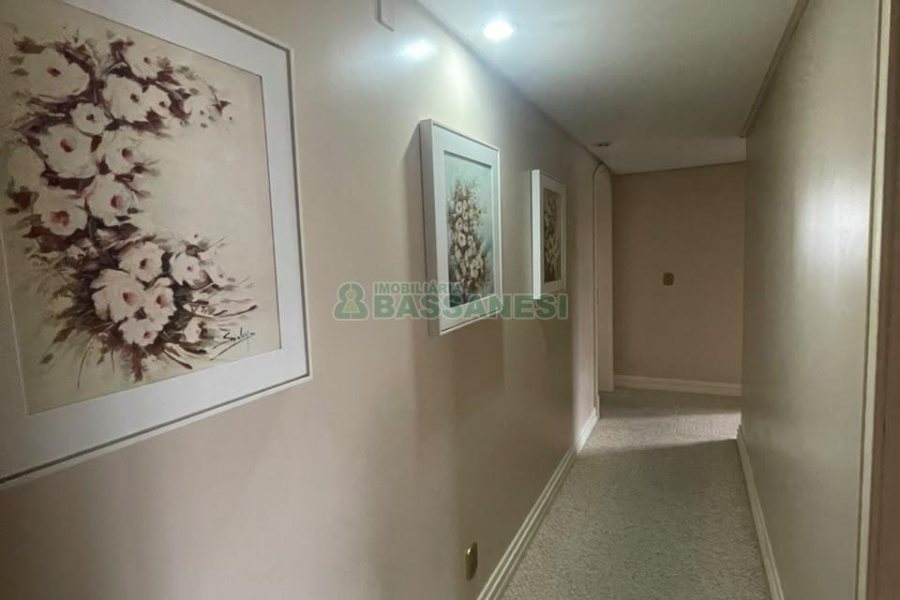 Apartamento com 322m², 3 dormitórios, 4 vagas, no bairro Madureira em Caxias do Sul para Comprar