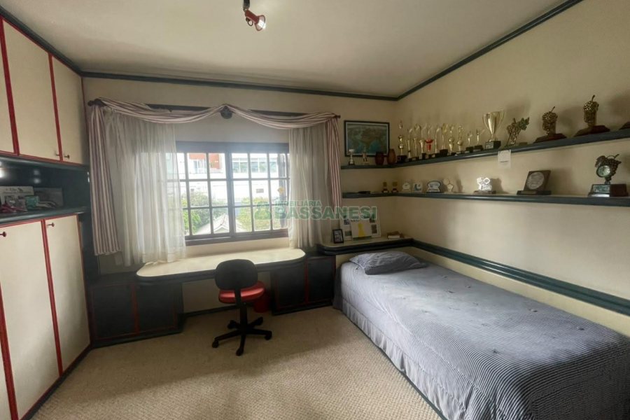 Apartamento com 322m², 3 dormitórios, 4 vagas, no bairro Madureira em Caxias do Sul para Comprar