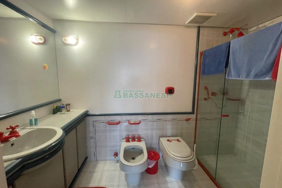 Apartamento com 322m², 3 dormitórios, 4 vagas, no bairro Madureira em Caxias do Sul para Comprar