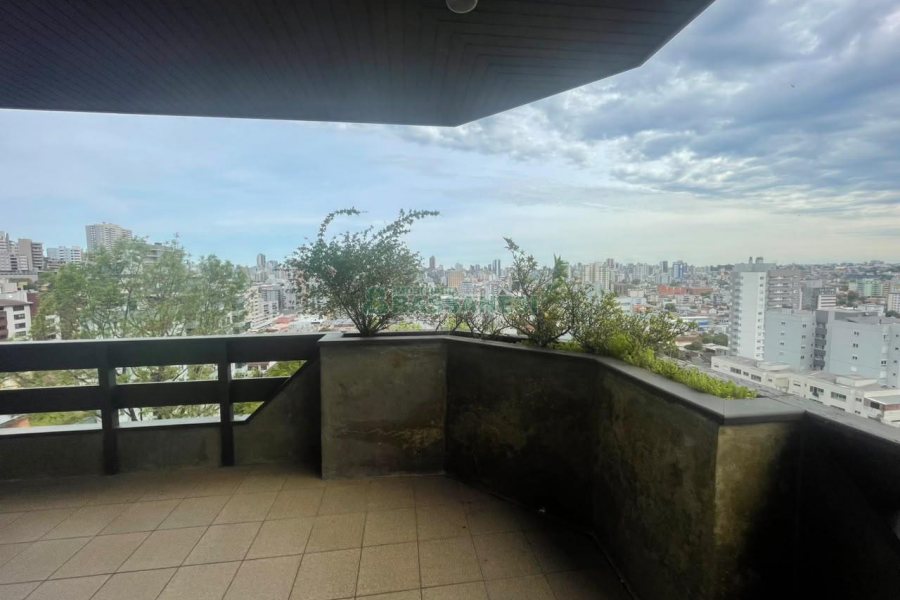 Apartamento com 322m², 3 dormitórios, 4 vagas, no bairro Madureira em Caxias do Sul para Comprar