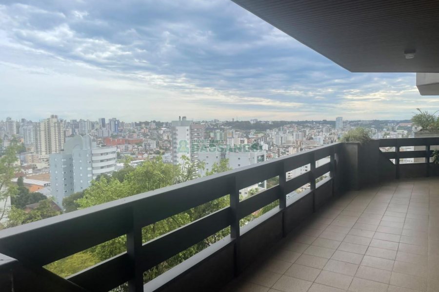 Apartamento com 322m², 3 dormitórios, 4 vagas, no bairro Madureira em Caxias do Sul para Comprar