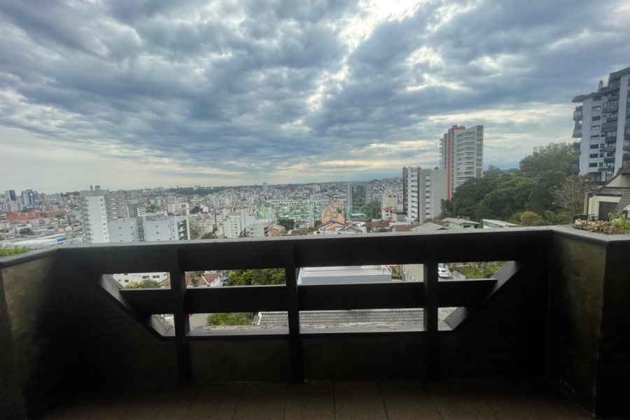 Apartamento com 322m², 3 dormitórios, 4 vagas, no bairro Madureira em Caxias do Sul para Comprar