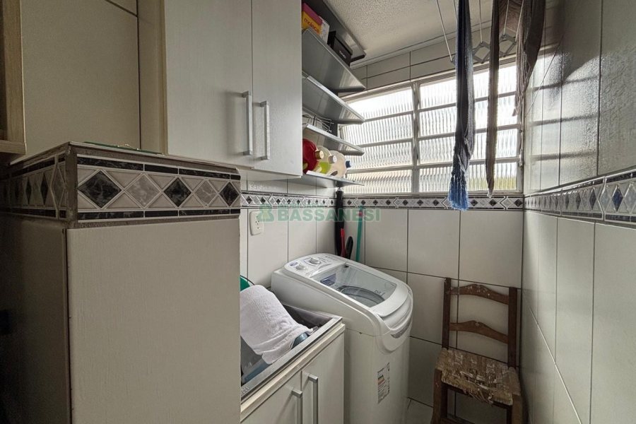 Apartamento com 52m², 2 dormitórios, 1 vaga, no bairro De Zorzi em Caxias do Sul para Alugar