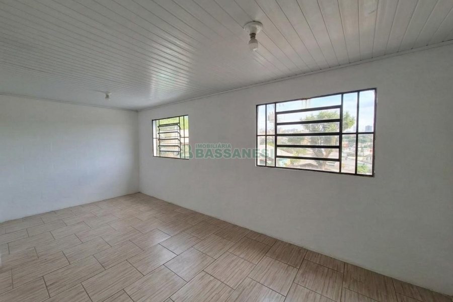 Pavilhão com 216m², no bairro Salgado Filho em Caxias do Sul para Alugar