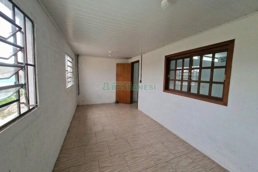 Pavilhão com 216m², no bairro Salgado Filho em Caxias do Sul para Alugar