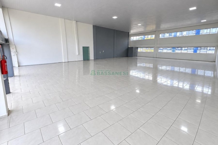 Loja com 400m², no bairro Cidade Nova em Caxias do Sul para Alugar