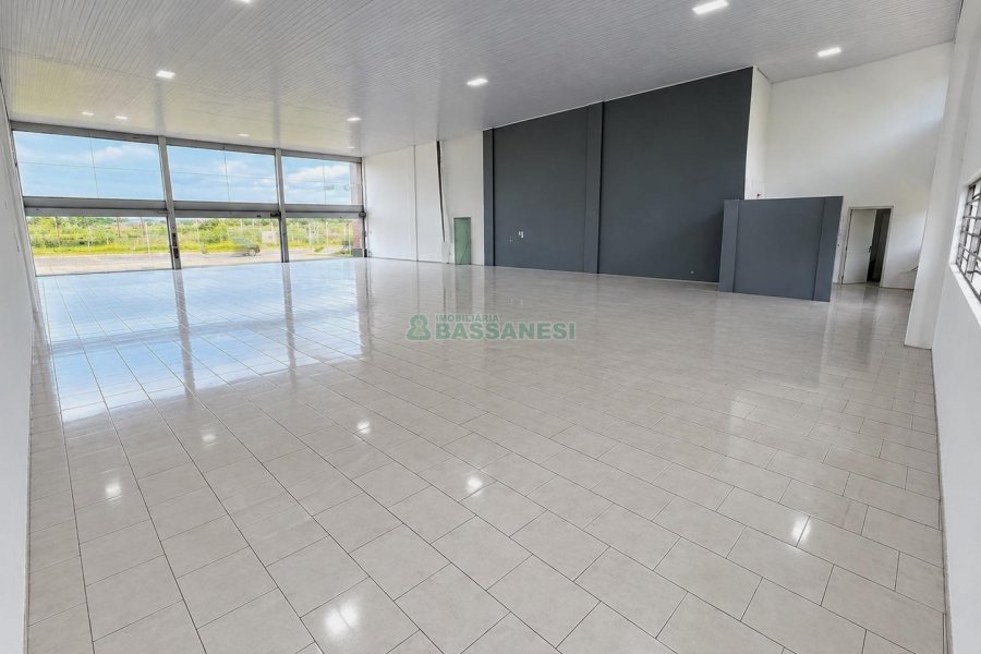 Loja com 400m², no bairro Cidade Nova em Caxias do Sul para Alugar