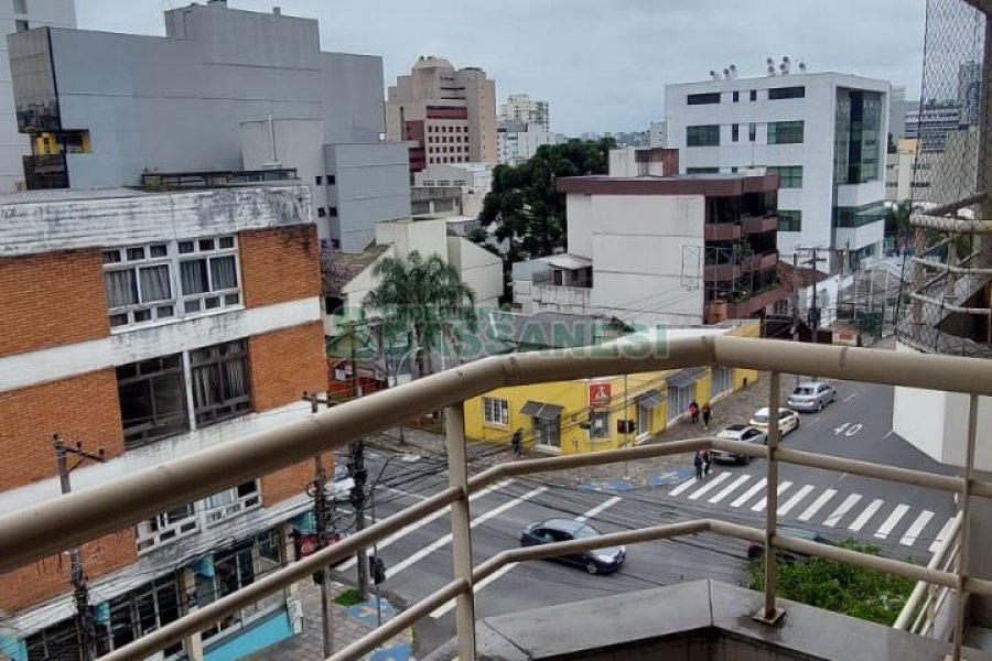 Kitinete com 37m², 1 dormitório, no bairro Centro em Caxias do Sul para Alugar ou Comprar