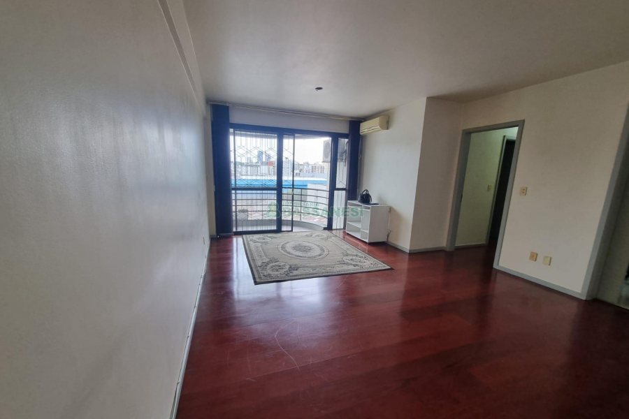 Apto Mobiliado com 84m², 2 dormitórios, 1 vaga, no bairro Centro em Caxias do Sul para Alugar