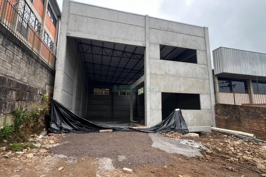 Pavilhão com 270m², no bairro Nossa Senhora de Fátima em Caxias do Sul para Alugar