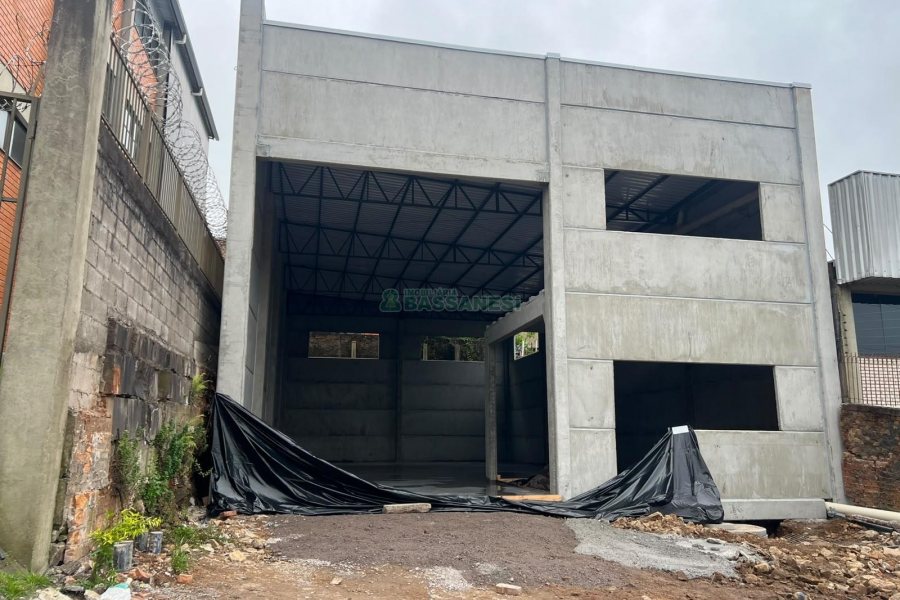 Pavilhão com 270m², no bairro Nossa Senhora de Fátima em Caxias do Sul para Alugar