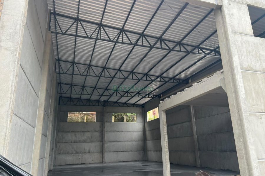 Pavilhão com 270m², no bairro Nossa Senhora de Fátima em Caxias do Sul para Alugar
