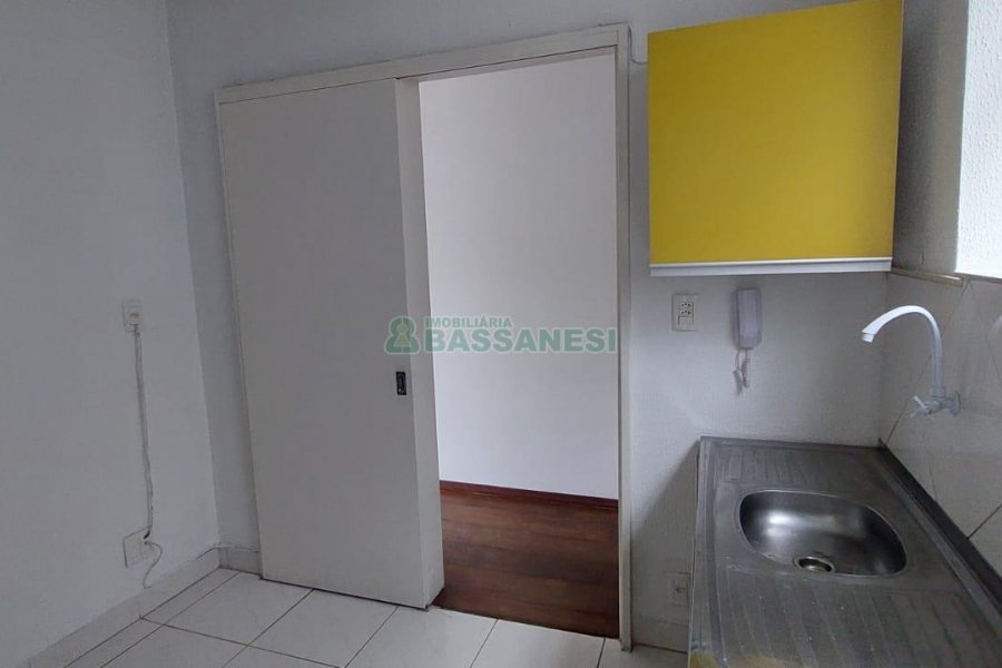 Apartamento com 70m², 2 dormitórios, 1 vaga, no bairro Petrópolis em Caxias do Sul para Alugar