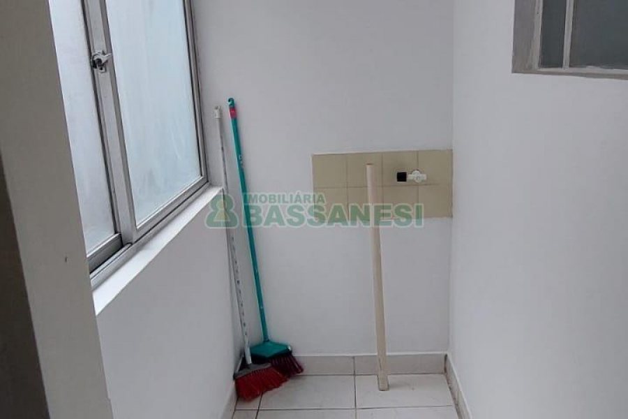 Apartamento com 70m², 2 dormitórios, 1 vaga, no bairro Petrópolis em Caxias do Sul para Alugar