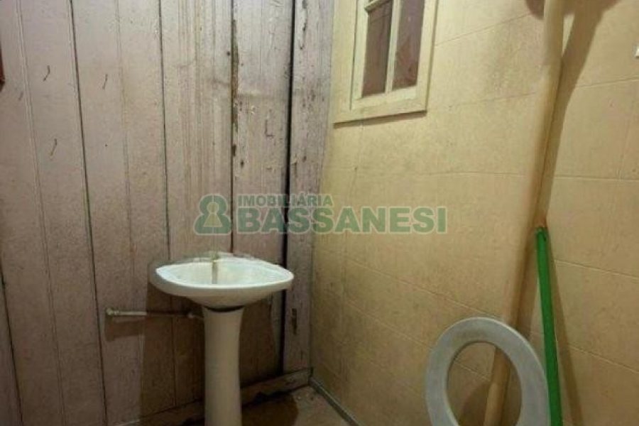 Casa com 65m², no bairro Pio X em Caxias do Sul para Alugar