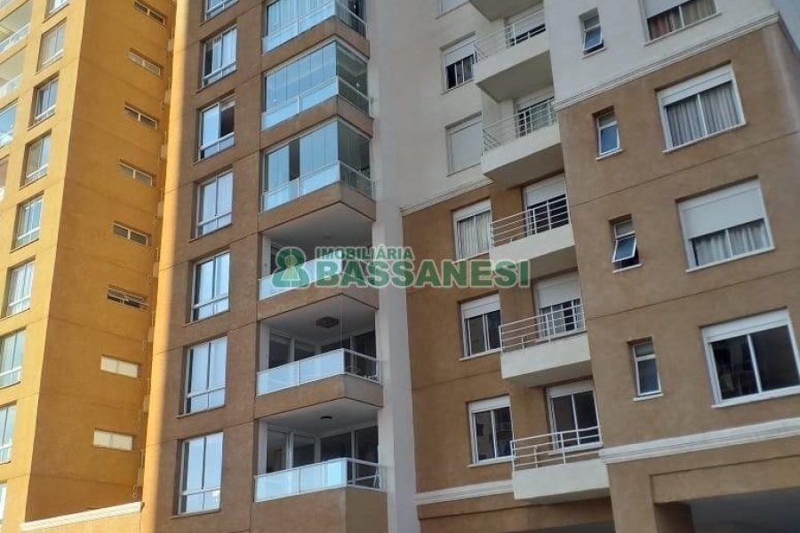 Apartamento com 111m², 3 dormitórios, 2 vagas, no bairro Cristo Redentor em Caxias do Sul para Alugar