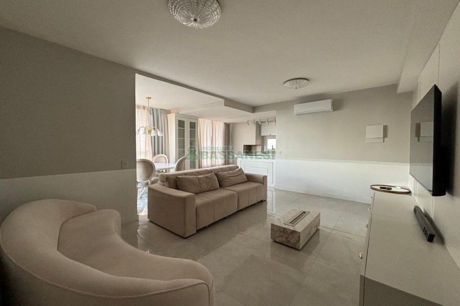 Apartamento com 111m², 3 dormitórios, 2 vagas, no bairro Cristo Redentor em Caxias do Sul para Alugar