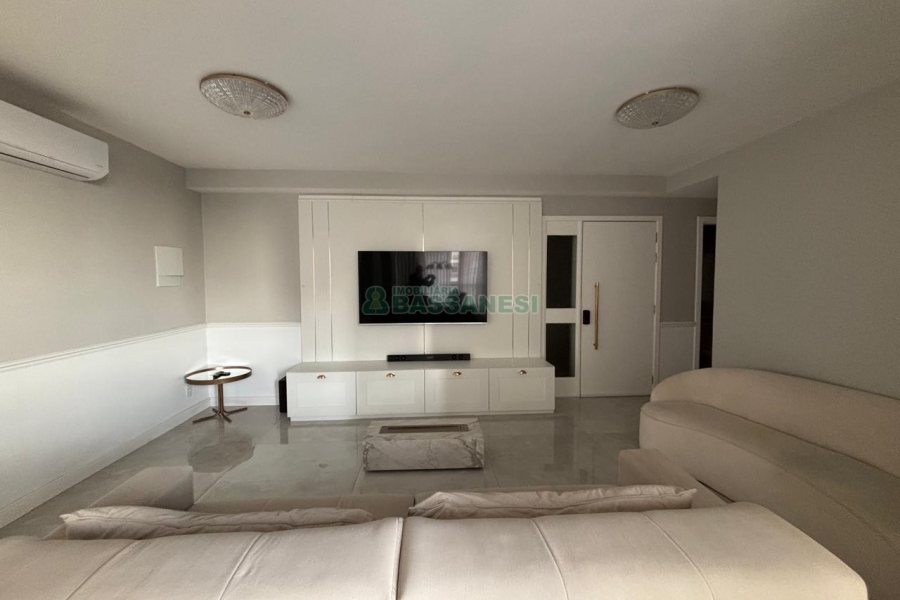 Apartamento com 111m², 3 dormitórios, 2 vagas, no bairro Cristo Redentor em Caxias do Sul para Alugar
