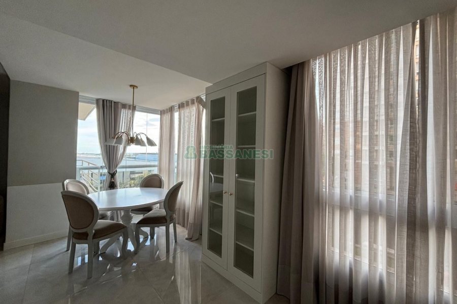 Apartamento com 111m², 3 dormitórios, 2 vagas, no bairro Cristo Redentor em Caxias do Sul para Alugar