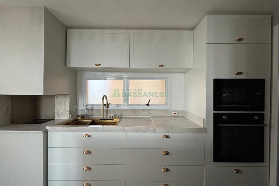 Apartamento com 111m², 3 dormitórios, 2 vagas, no bairro Cristo Redentor em Caxias do Sul para Alugar