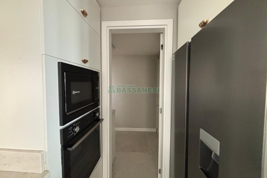 Apartamento com 111m², 3 dormitórios, 2 vagas, no bairro Cristo Redentor em Caxias do Sul para Alugar