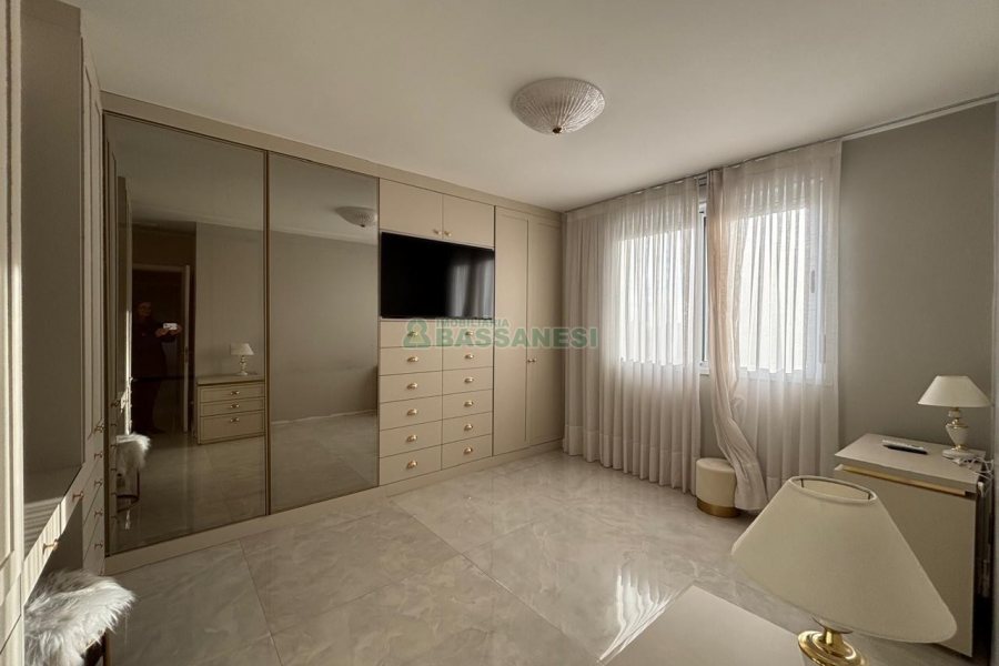 Apartamento com 111m², 3 dormitórios, 2 vagas, no bairro Cristo Redentor em Caxias do Sul para Alugar