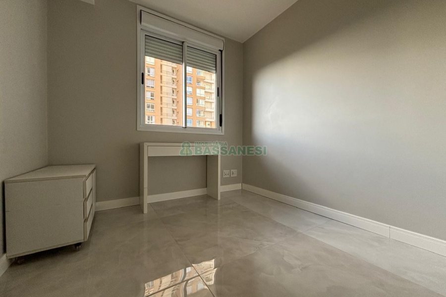 Apartamento com 111m², 3 dormitórios, 2 vagas, no bairro Cristo Redentor em Caxias do Sul para Alugar