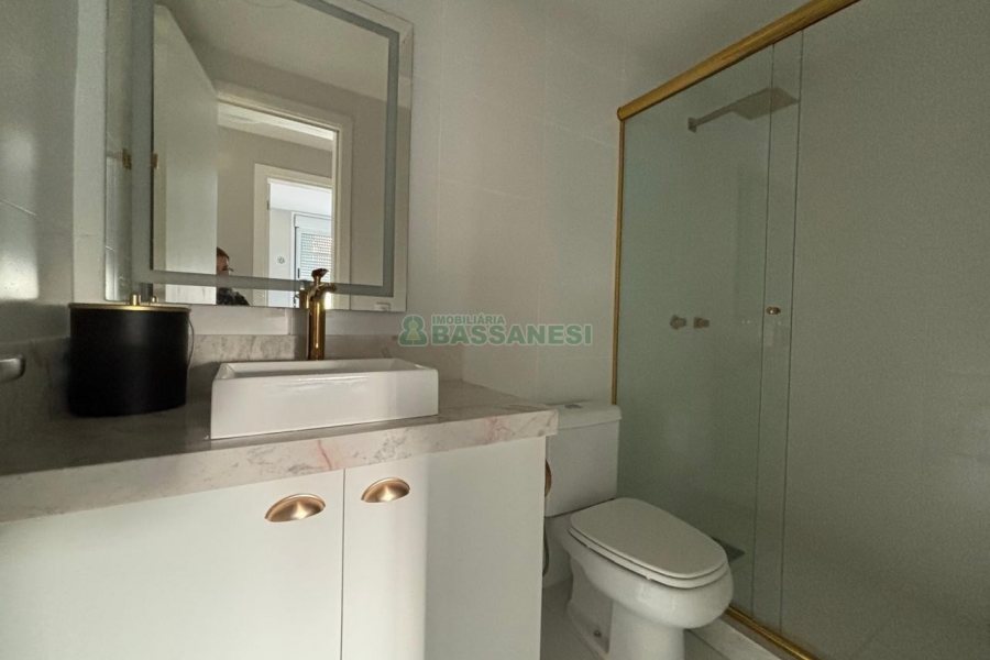 Apartamento com 111m², 3 dormitórios, 2 vagas, no bairro Cristo Redentor em Caxias do Sul para Alugar