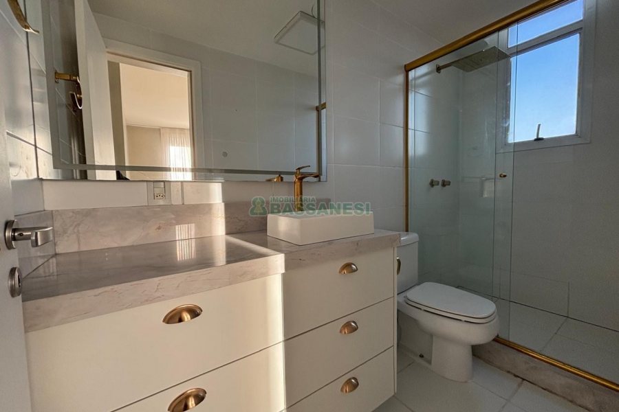 Apartamento com 111m², 3 dormitórios, 2 vagas, no bairro Cristo Redentor em Caxias do Sul para Alugar