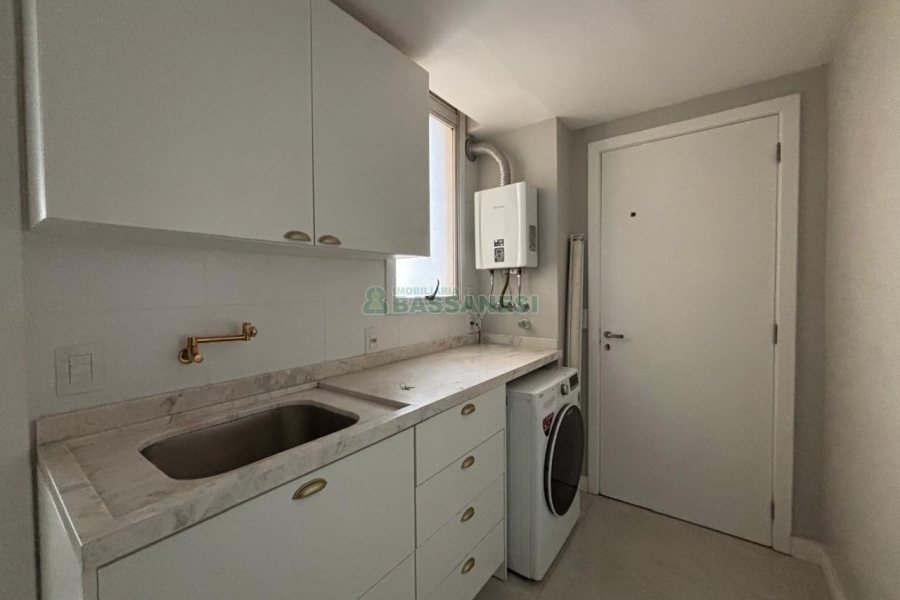 Apartamento com 111m², 3 dormitórios, 2 vagas, no bairro Cristo Redentor em Caxias do Sul para Alugar
