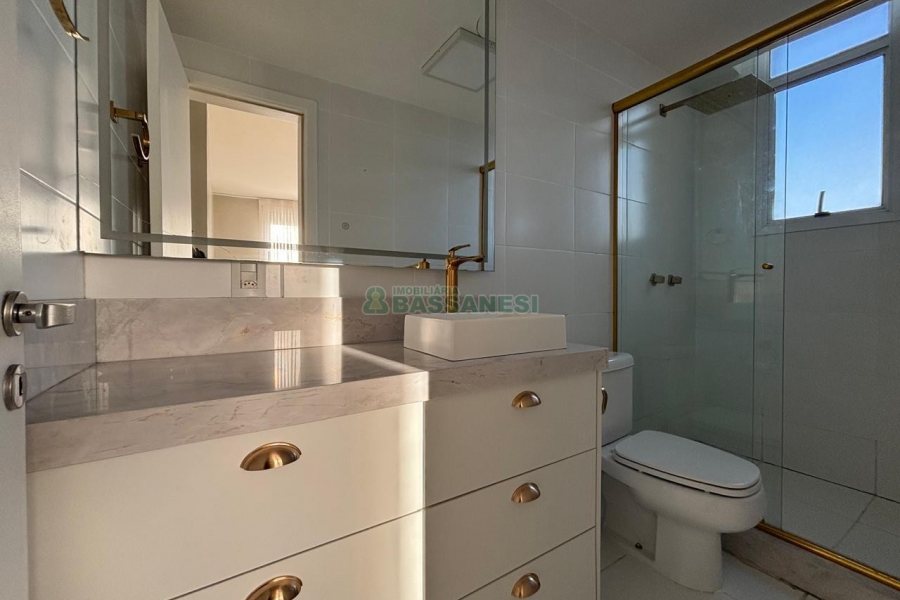 Apartamento com 111m², 3 dormitórios, 2 vagas, no bairro Cristo Redentor em Caxias do Sul para Alugar
