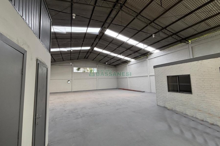 Pavilhão com 300m², no bairro Jardim Eldorado em Caxias do Sul para Alugar