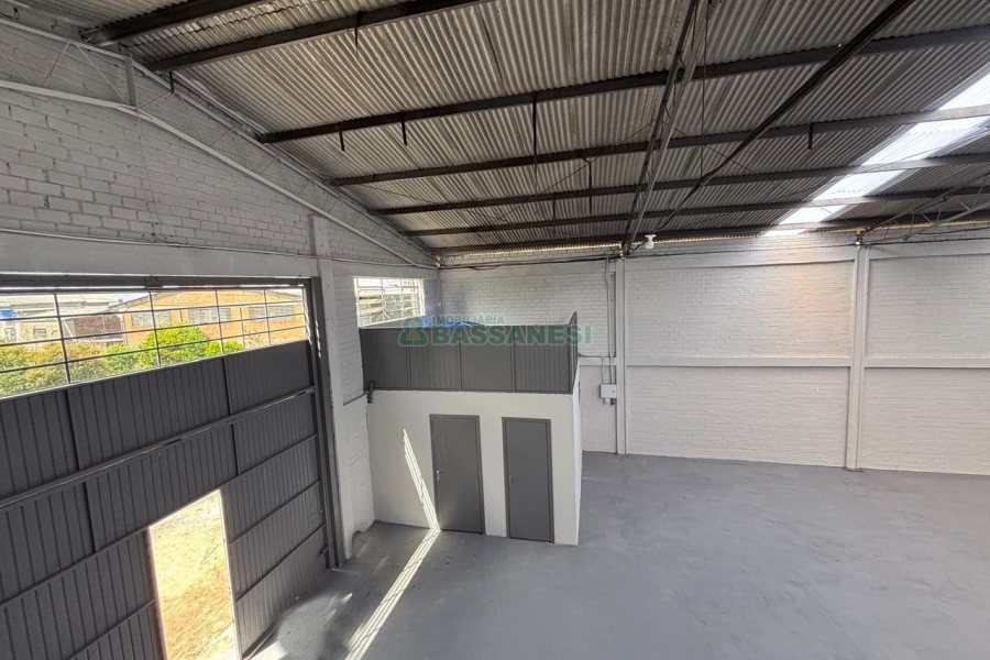 Pavilhão com 300m², no bairro Jardim Eldorado em Caxias do Sul para Alugar