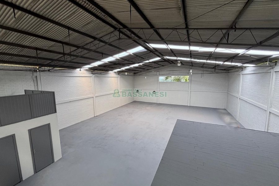 Pavilhão com 300m², no bairro Jardim Eldorado em Caxias do Sul para Alugar