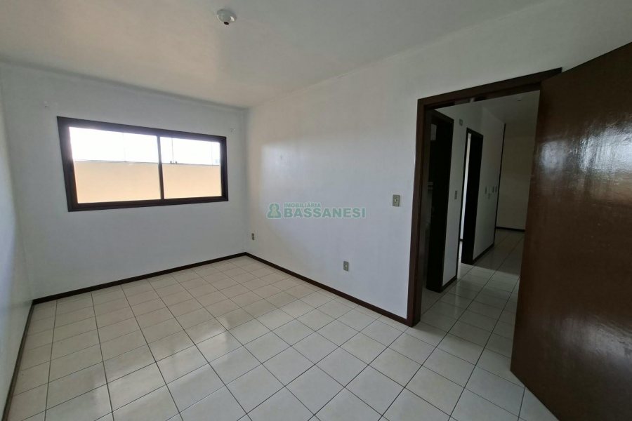 Apartamento com 94m², 2 dormitórios, 1 vaga, no bairro Desvio Rizzo em Caxias do Sul para Alugar