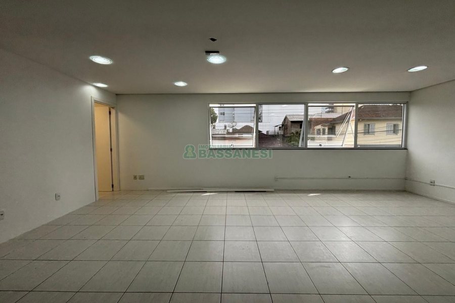 Sala com 92m², no bairro Panazzolo em Caxias do Sul para Alugar
