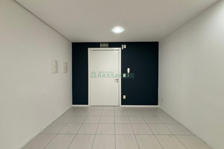 Sala com 92m², no bairro Panazzolo em Caxias do Sul para Alugar