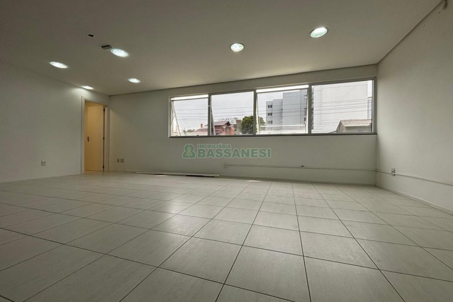 Sala com 92m², no bairro Panazzolo em Caxias do Sul para Alugar