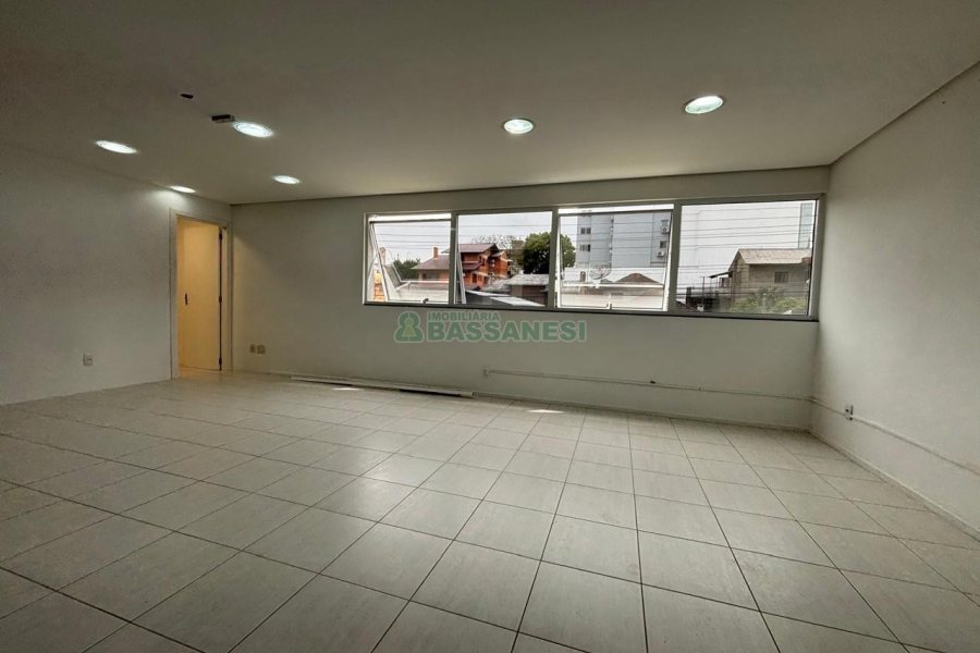 Sala com 92m², no bairro Panazzolo em Caxias do Sul para Alugar
